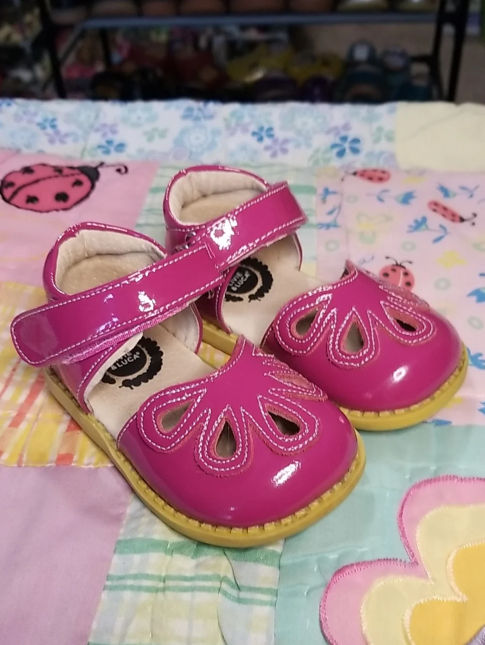 Livie & Luca Girls' Fuchsia Patent Leather Mary Janes Size 4 Petals